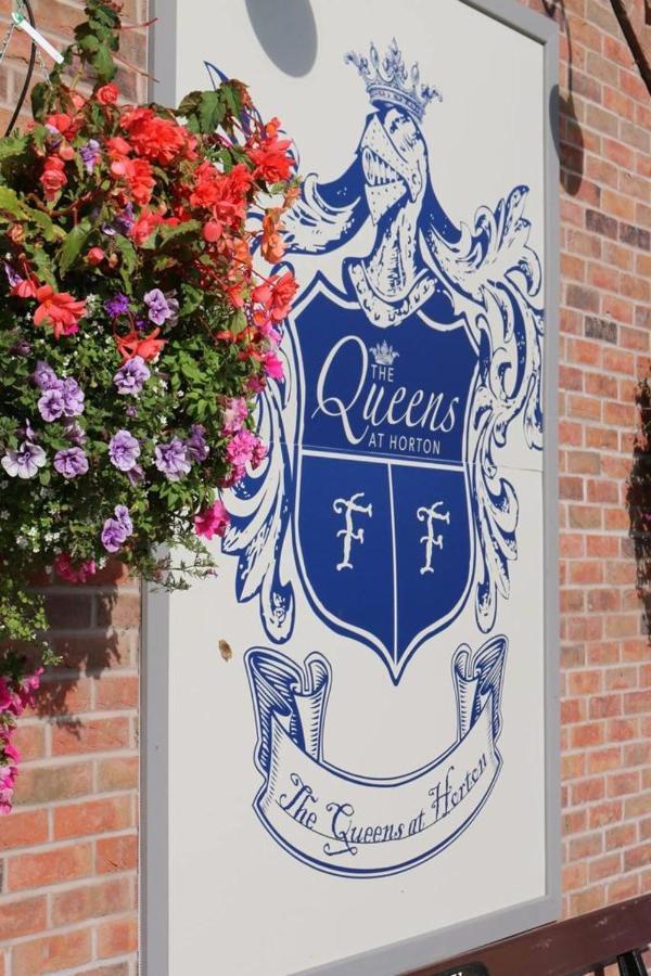 The Queens At Horton Телфорд Екстериор снимка
